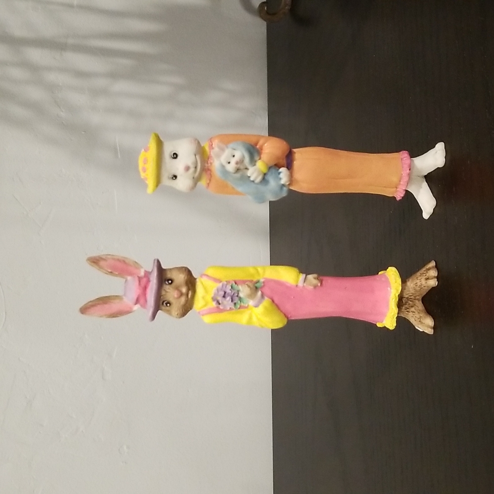 Bunny figurines, decorative, EUC